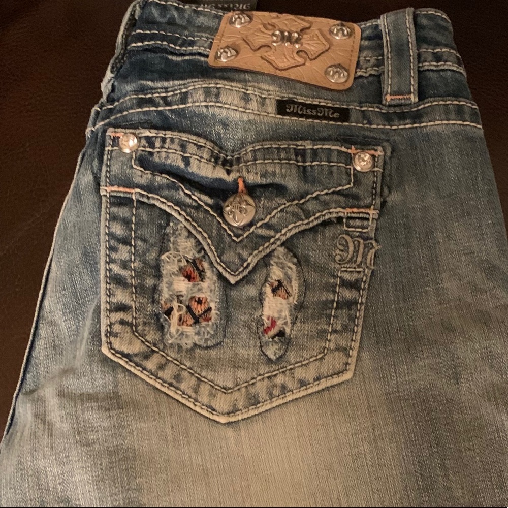 Miss Me Midrise Bermuda shorts women’s size 29 NWT